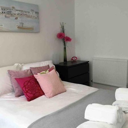 Modern City Centre Apartment Portsmouth Buitenkant foto