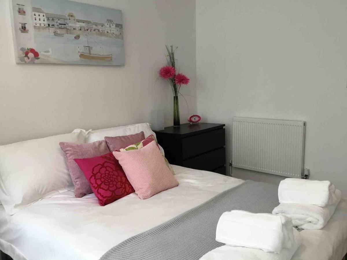 Modern City Centre Apartment Portsmouth Buitenkant foto